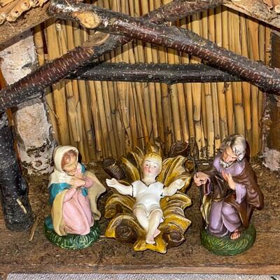 Lot 294 Vintage Nativity Set Log Manger Assorted Figures