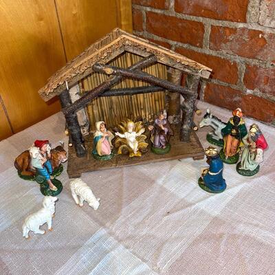 Lot 294 Vintage Nativity Set Log Manger Assorted Figures