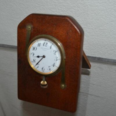 LOT 982. SHREVE, CRUMP & LOW CO. 8 DAY TRAVEL CLOCK