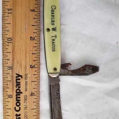 2 vintage pocket knives
