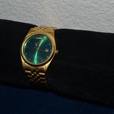 LOT 989  VINTAGE PULSAR WRIST WATCH