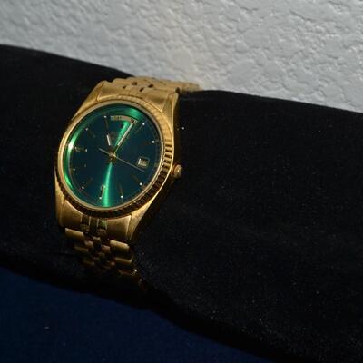 LOT 989  VINTAGE PULSAR WRIST WATCH