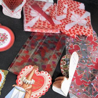 Misc Valentine Lot, Old Valentines, to Modern Confetti and Bags