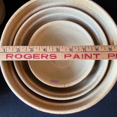 Mid Century Modern crockery kitchen set. 10 pcs. Pretty darn cool !