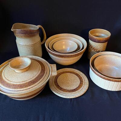 Mid Century Modern crockery kitchen set. 10 pcs. Pretty darn cool !