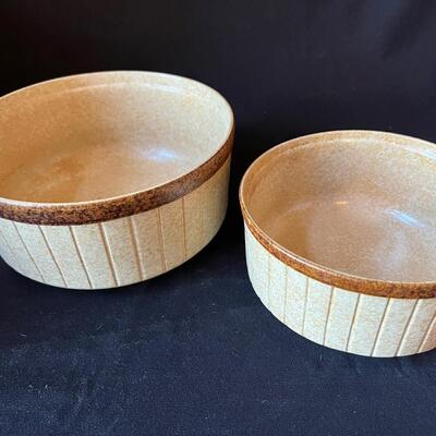 Mid Century Modern crockery kitchen set. 10 pcs. Pretty darn cool !