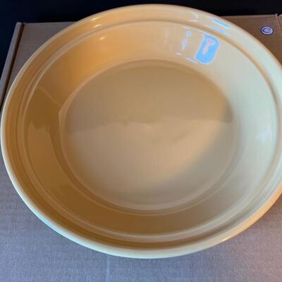 Longaberger Pottery Butternut Yellow Pie Plate in box 2 recipes