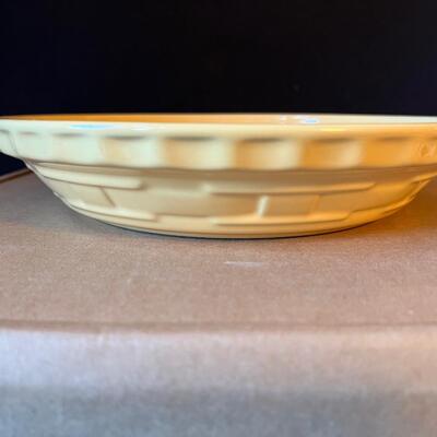 Longaberger Pottery Butternut Yellow Pie Plate in box 2 recipes