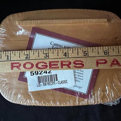 Longaberger Signed Small Recipe Basket w Lid and Recipe Cards. Never used