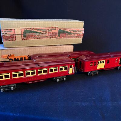3 Lionel Prewar 1685, 1686 and 1687 Maroon Passenger Cars w Original Boxes