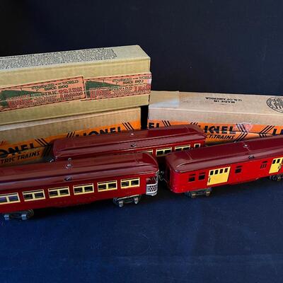 3 Lionel Prewar 1685, 1686 and 1687 Maroon Passenger Cars w Original Boxes