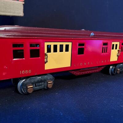 3 Lionel Prewar 1685, 1686 and 1687 Maroon Passenger Cars w Original Boxes