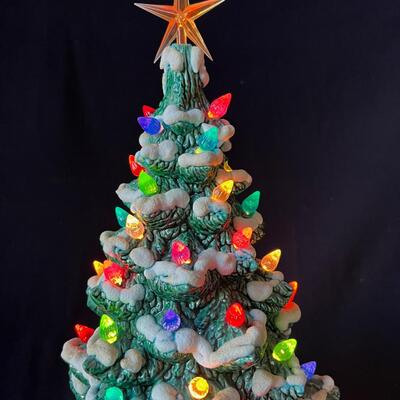 Great 3-Tier 18" Vintage Ceramic Christmas Tree w Snow Lights original bulb!