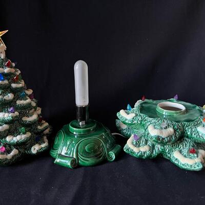 Great 3-Tier 18" Vintage Ceramic Christmas Tree w Snow Lights original bulb!