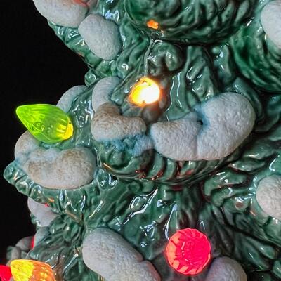 Great 3-Tier 18" Vintage Ceramic Christmas Tree w Snow Lights original bulb!