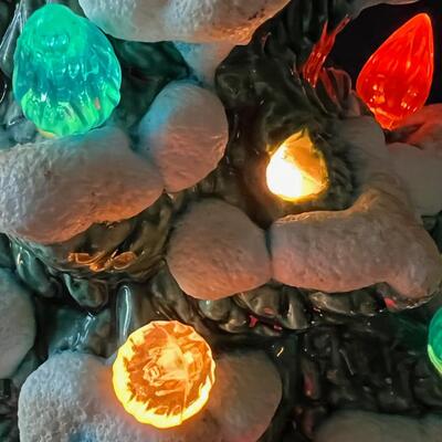 Great 3-Tier 18" Vintage Ceramic Christmas Tree w Snow Lights original bulb!
