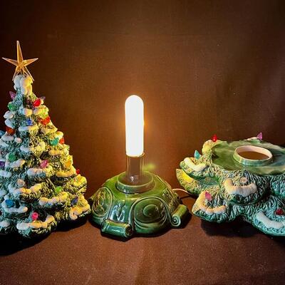 Great 3-Tier 18" Vintage Ceramic Christmas Tree w Snow Lights original bulb!