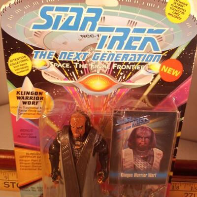 Star Trek The Next Generation Klingon Warrior Worf Action Figure Playmates 1993