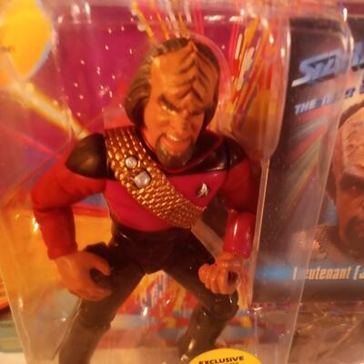 1993 Lt. Worf Action Figure NIP Unpunched Star Trek Next Generation Playmates