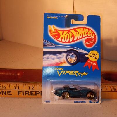 1991 Hot Wheels Blue Card #210 DODGE VIPER RT/10 Green Variant w/Gold Lace Sp