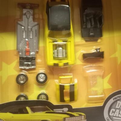 American Muscle '69 Chevy Camaro Die Cast 1:64 scale Yellow