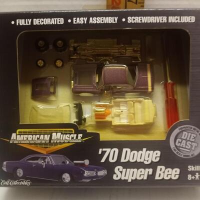 American Muscle '70 Dodge Super Bee Die Cast 1:64 scale Purple