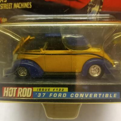 Racing Champions â€˜37 Ford Convertible LOWRIDER 1:64 Scale