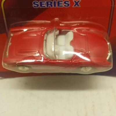 Maisto Speed Wheels Series X 1957 Corvette Chevrolet Red Diecast