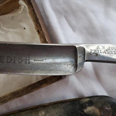 2 straight edge barber razors and box