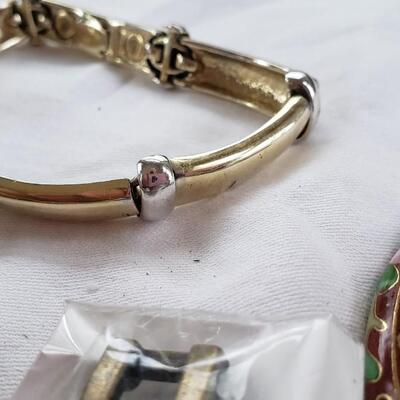 Costume bracelet lot one