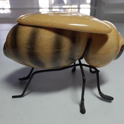 Bumblebee ceramic trinket box