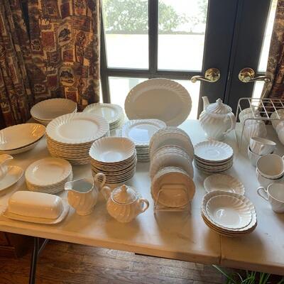 Johnson Brothers China Set approx 100 pieces