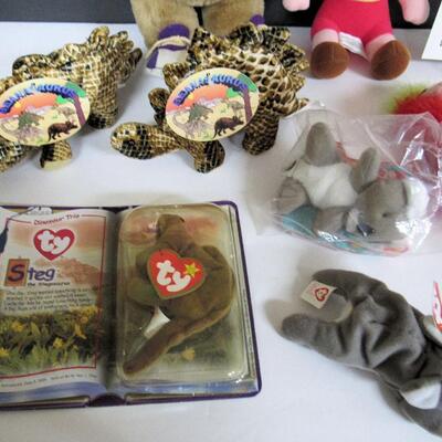 Lot of Misc Plush, WDP Pinocchio, Teddy Grahams Teddy Bear, TY Mini TRex, More