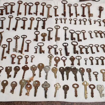 Antique Key Lot