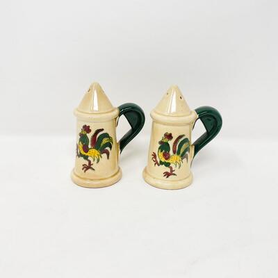 VINTAGE METLOX POPPYTRAIL CERAMIC ROOSTER SALT & PEPPER SHAKERS