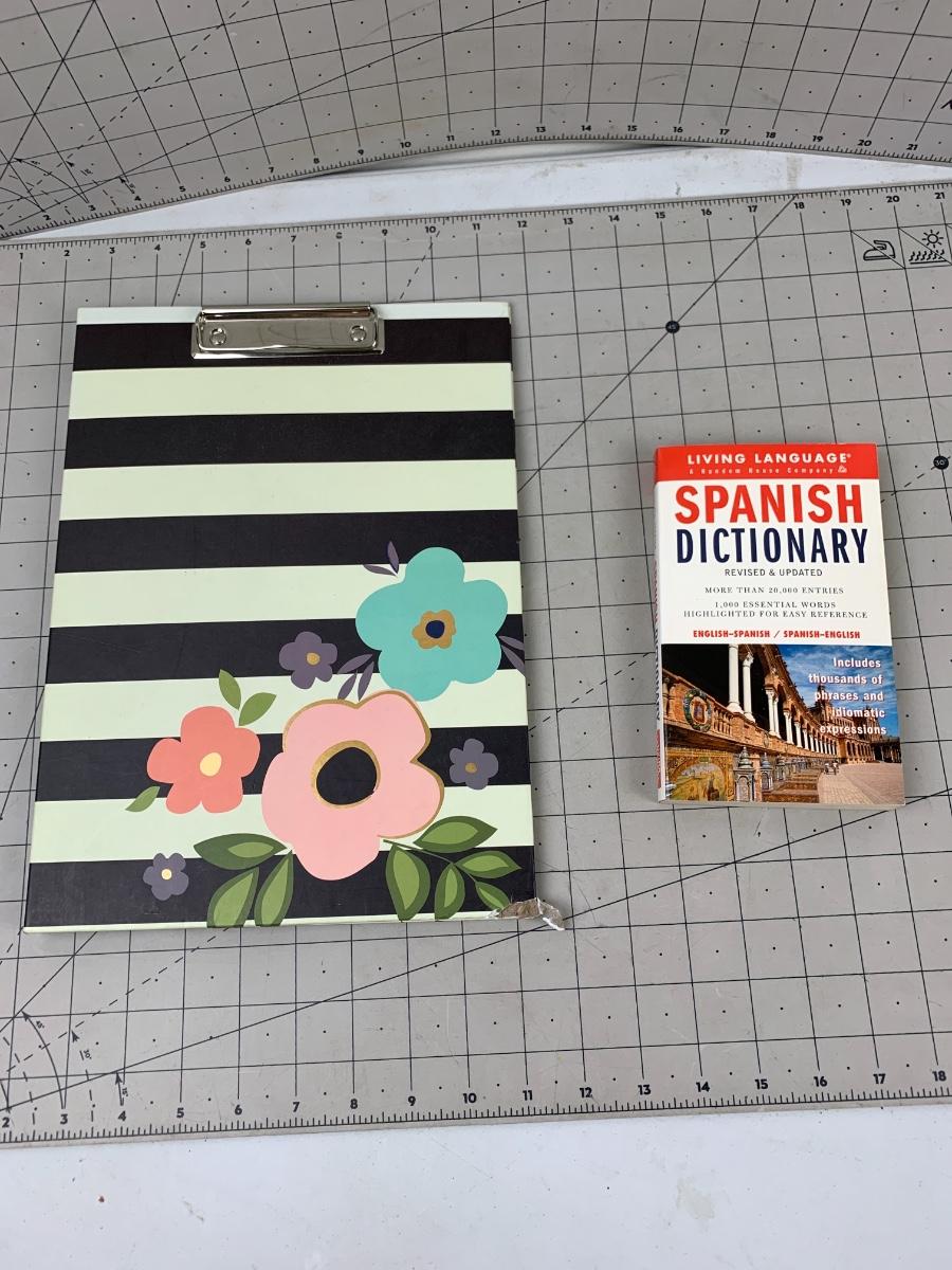 528 Spanish Dictionary & Adorable Clipboard Folder