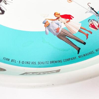 1962 13â€ SCHLITZ MILWAUKEE BEER METAL TRAY