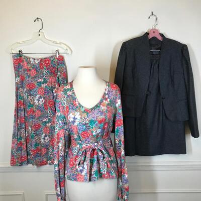 Lot of 22 pieces womens vintage clothes 1960's - 1980's