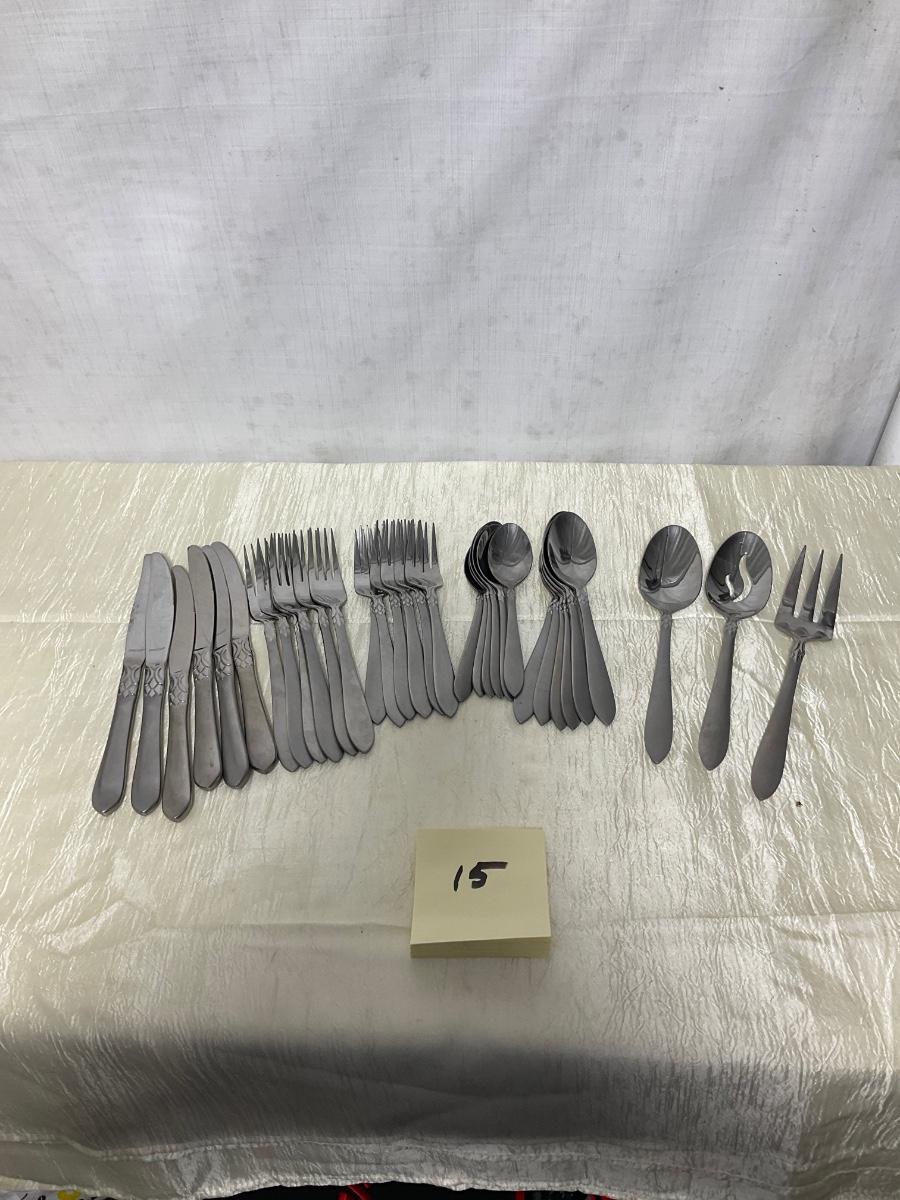 Oneida silverware set