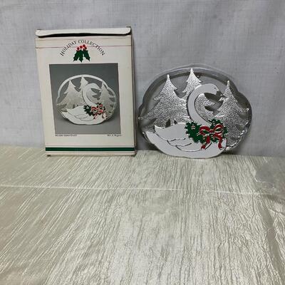 Holiday Swan Trivet am. A. Rogers LTD