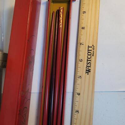 Vtg chopsticks with wood case