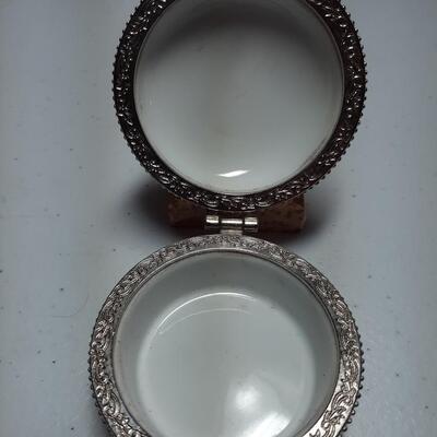 Vintage Trinkit box