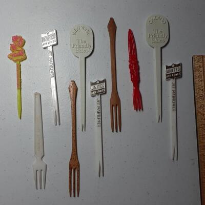 Lot of 10 cocktail forks Vintage