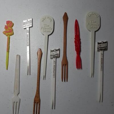 Lot of 10 cocktail forks Vintage