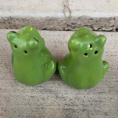 Frog Salt and Pepper Shakers, Leaf Bowls (3)