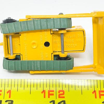 VINTAGE MATCHBOX LESNEY NO. 18 - CATERPILLAR D9 TRACTOR W/ BOX