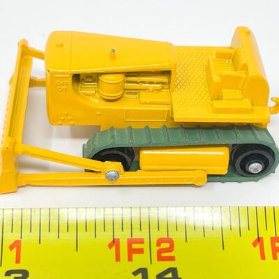 VINTAGE MATCHBOX LESNEY NO. 18 - CATERPILLAR D9 TRACTOR W/ BOX
