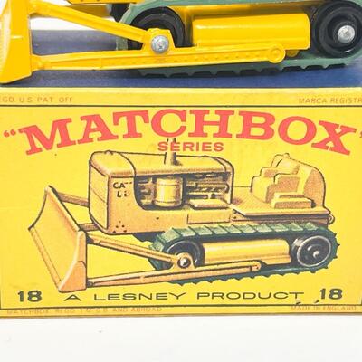 VINTAGE MATCHBOX LESNEY NO. 18 - CATERPILLAR D9 TRACTOR W/ BOX