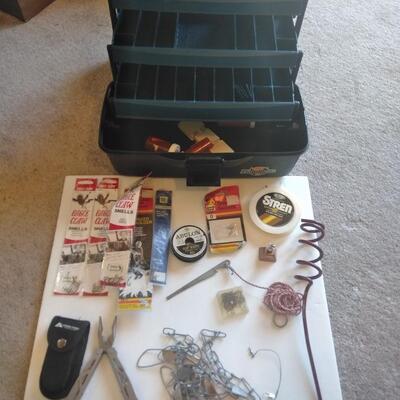 LOT 72 FLAMBEAU OUTDOORS FISHING TACKLE BOX AND TACKLE