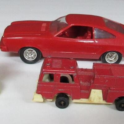 Tootsietoy USA Firetruck and Plastic Mustang, and Batman Tiny Candy Container